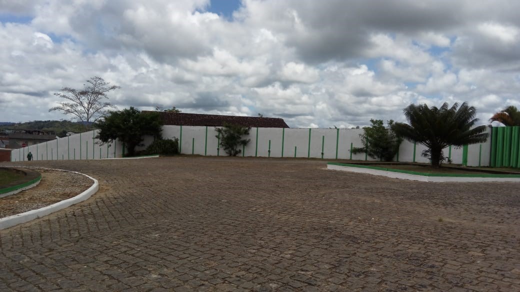 Camacã: Prefeitura finaliza limpeza no Cemitério da Cidade para o dia de Finados